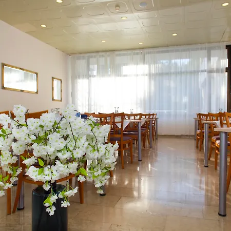 Labineca Hotel 3*