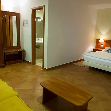 Labineca Hotel